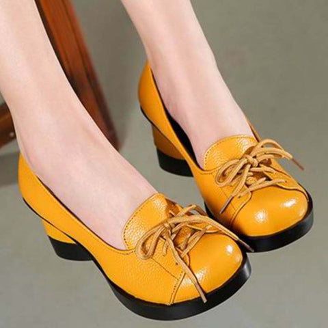 Escarpins bout rond vintage jaunes retro pin-up années 50