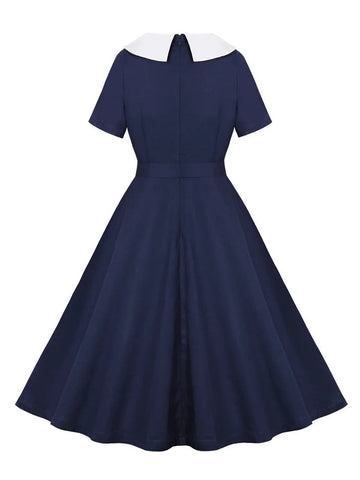 Robe vintage années 60 bleue foncée à col blanc retro sixties mod dress