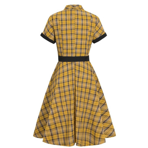 robe à grands carreaux de dos